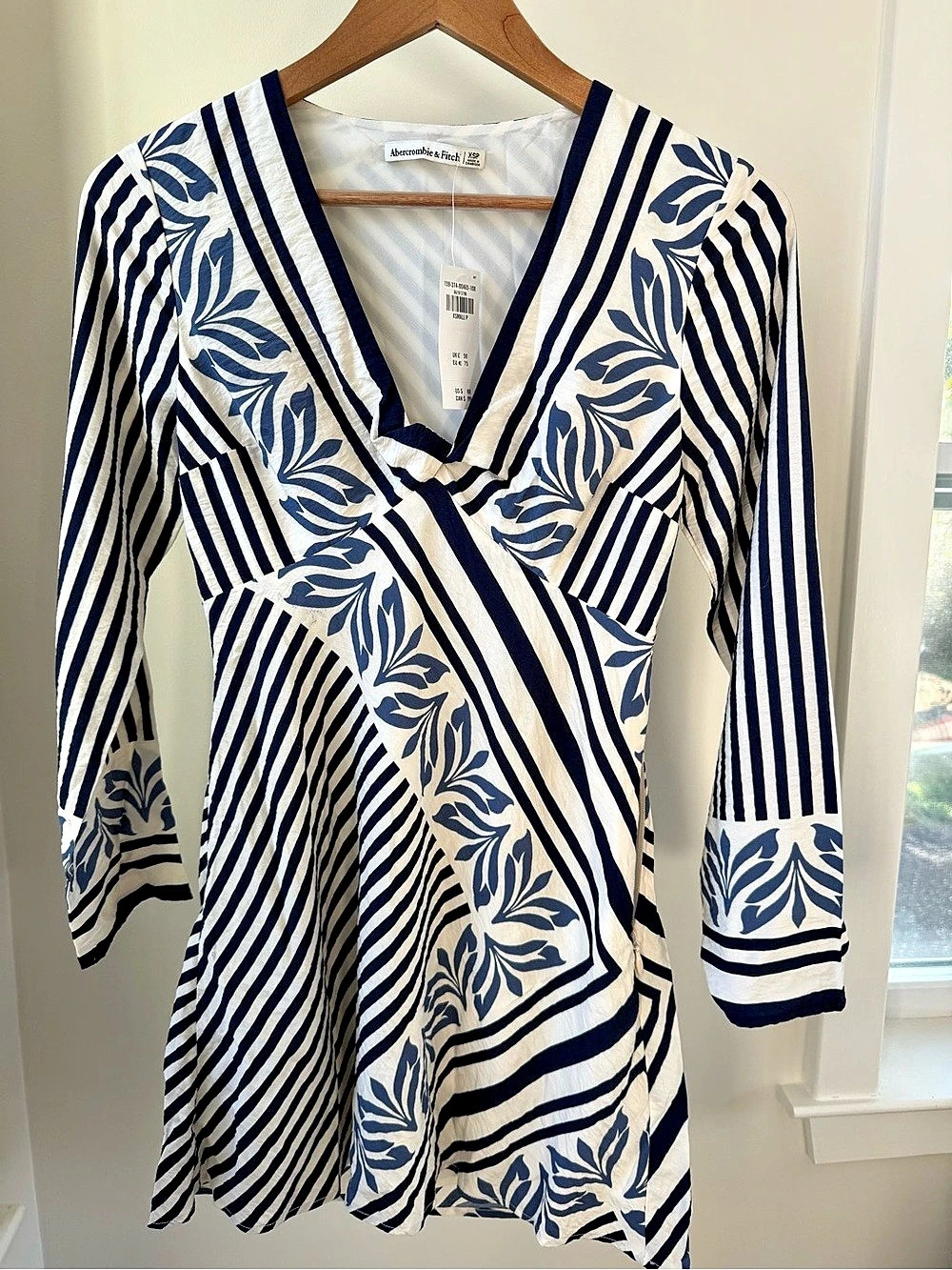 Abercrombie & Fitch Printed Tunic Blue & White XS NWT
